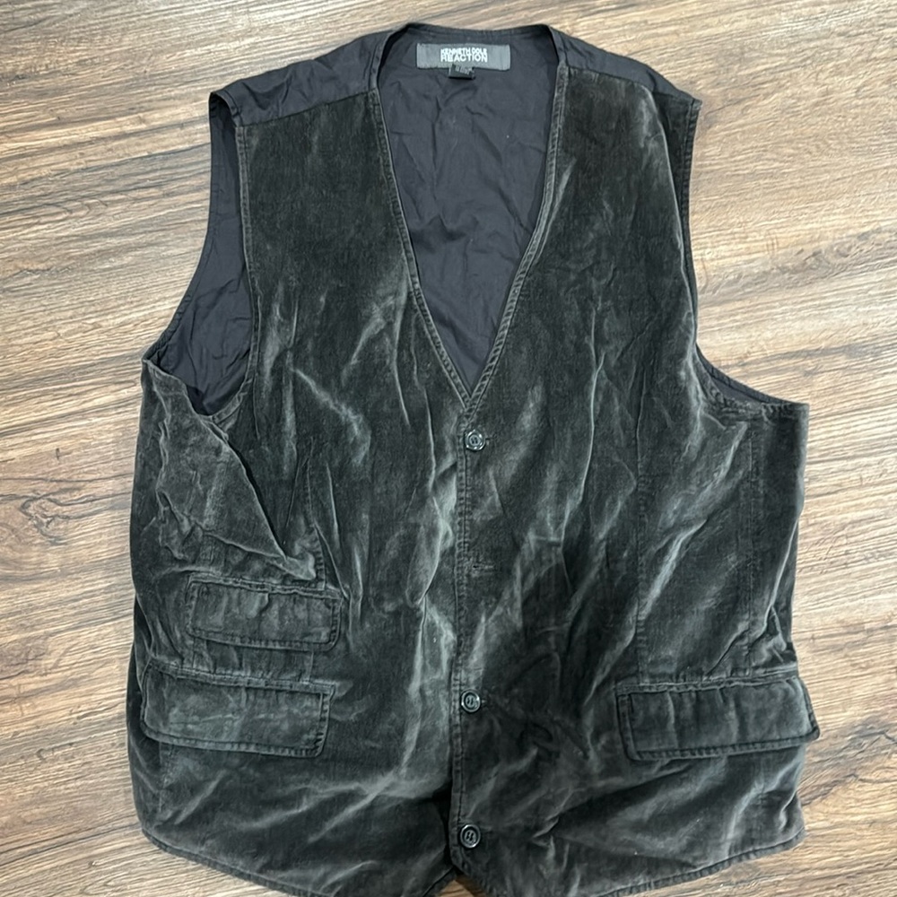 Kenneth Cole reaction velvet vest